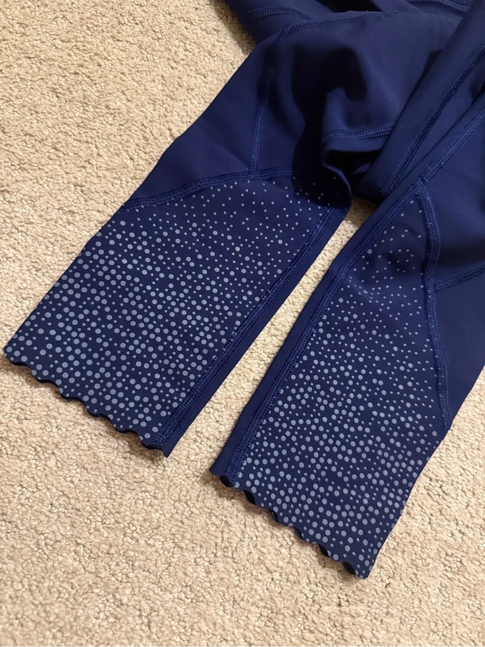 Lululemon Tight Stuff 7/8 Scalloped Reflective Hem - Navy SZ 4
